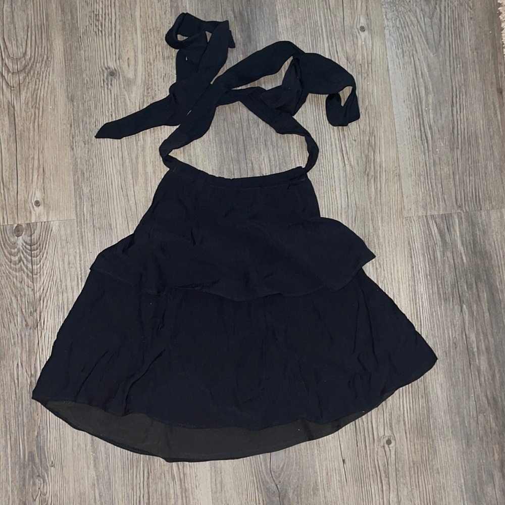 Vestique by the moon black crop top